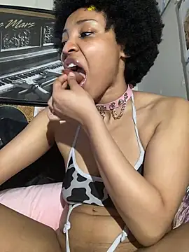 KimiAqua online show from February 13, 5:22 pm