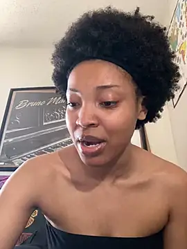 KimiAqua online show from February 20, 9:20 pm