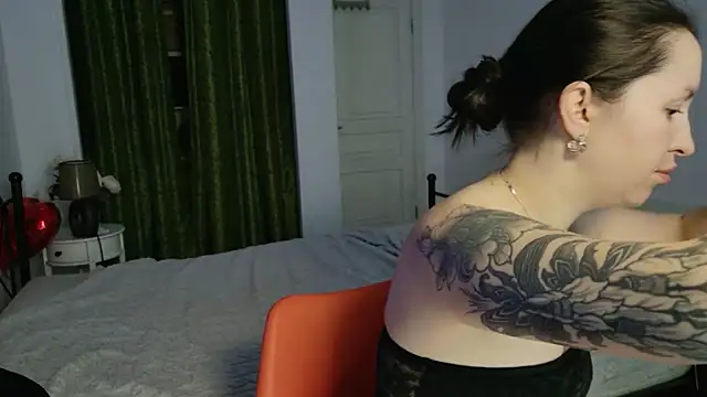 VioletCatt online show from April 7, 5:41 am