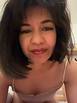 BitchyBratxxx online show from March 25, 6:03 pm