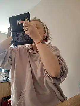 MySweetcum69 online show from March 31, 8:26 am