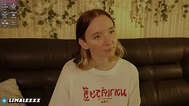 Snapshot of LimaLexxx chatting on November 4, 4:17 pm LimaLexxx online show from November 4, 4:17 pm