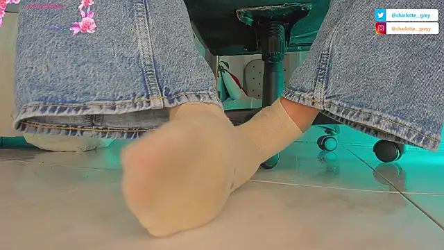 charlotte  grey online show from November 6, 8:21 pm