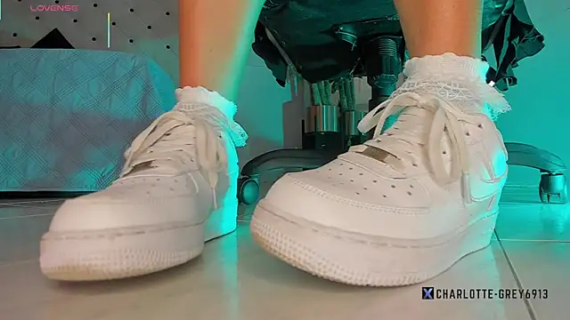 charlotte  grey online show from January 9, 8:21 pm