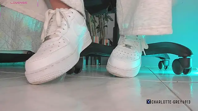 charlotte  grey online show from January 13, 8:03 pm