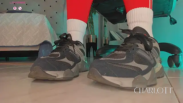 Snapshot of charlotte__grey chatting on January 17, 3:28 pm charlotte grey online show from January 17, 3:28 pm