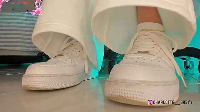 Snapshot of charlotte__grey chatting on February 1, 11:42 am charlotte grey online show from February 1, 11:42 am