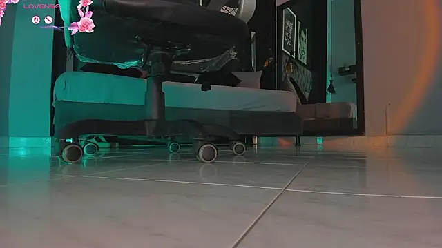 Snapshot of charlotte__grey chatting on February 12, 8:15 pm charlotte grey online show from February 12, 8:15 pm