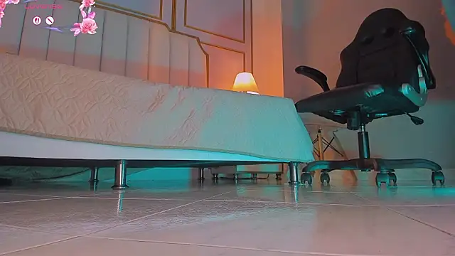 Snapshot of charlotte__grey chatting on February 14, 8:16 pm charlotte grey online show from February 14, 8:16 pm