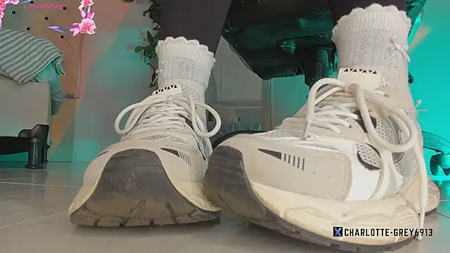 Snapshot of charlotte__grey chatting on February 17, 8:26 pm charlotte grey online show from February 17, 8:26 pm