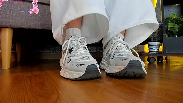 Snapshot of charlotte__grey chatting on February 21, 12:17 pm charlotte grey online show from February 21, 12:17 pm