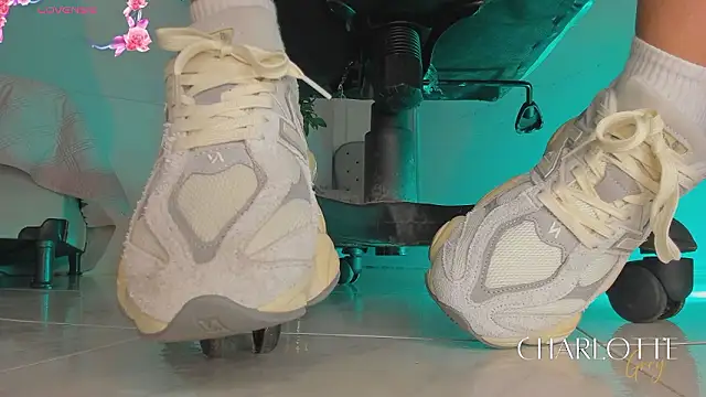 Snapshot of charlotte__grey chatting on February 27, 8:09 pm charlotte grey online show from February 27, 8:09 pm