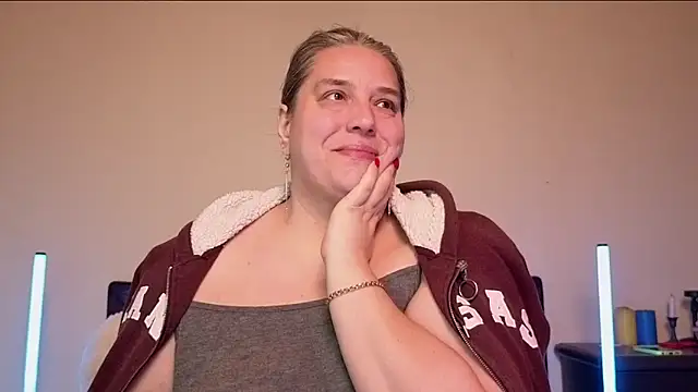 Snapshot of Niter chatting on November 27, 9:39 pm Niter online show from November 27, 9:39 pm