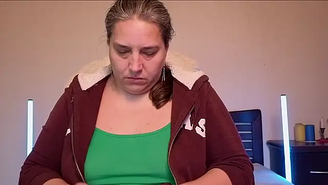 Snapshot of Niter chatting on November 29, 1:30 am Niter online show from November 29, 1:30 am