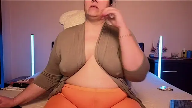 Snapshot of Niter chatting on February 17, 12:56 pm Niter online show from February 17, 12:56 pm