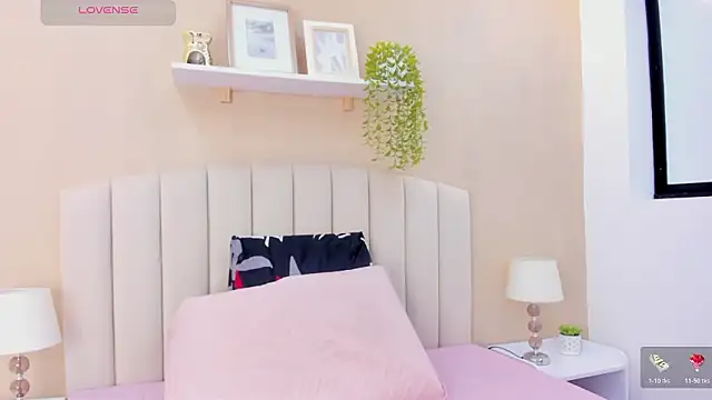 Mia thompson 19 online show from February 17, 7:31 pm