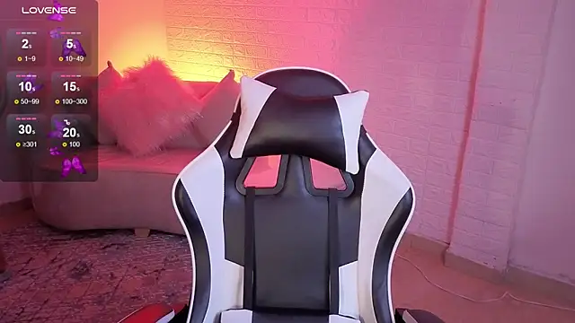 Snapshot of marilin_a chatting on December 15, 12:37 am marilin a online show from December 15, 12:37 am