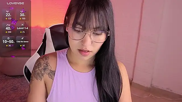 Snapshot of marilin_a chatting on December 15, 10:25 pm marilin a online show from December 15, 10:25 pm