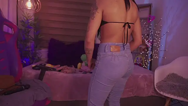 madelyn rose  online show from October 15, 2:01 am