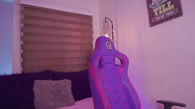 madelyn rose  online show from October 17, 2:15 am