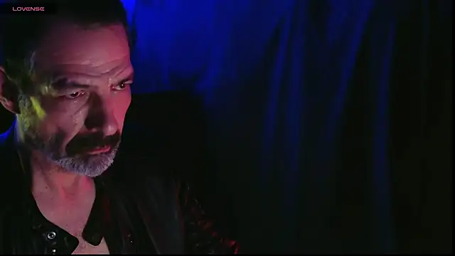 Snapshot of lux_dei chatting on April 4, 11:57 pm lux dei online show from April 4, 11:57 pm