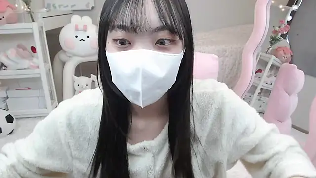 momo room online show from January 18, 4:04 am