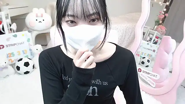 momo room online show from March 13, 1:29 pm