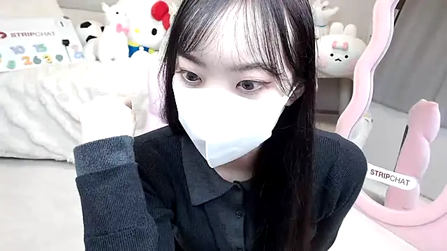 Snapshot of momo_room chatting on October 15, 10:26 am momo room online show from October 15, 10:26 am