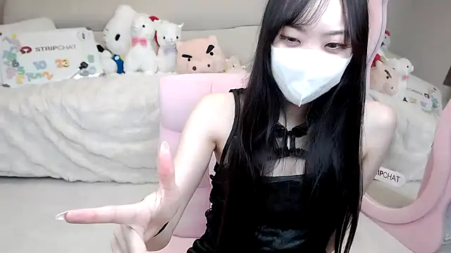 Snapshot of momo_room chatting on October 23, 10:36 am momo room online show from October 23, 10:36 am