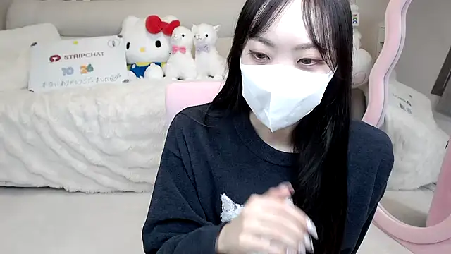 Snapshot of momo_room chatting on October 26, 6:08 am momo room online show from October 26, 6:08 am