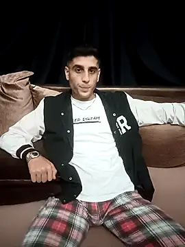 Snapshot of arenn1997 chatting on October 13, 12:21 am arenn1997 online show from October 13, 12:21 am