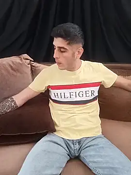 Snapshot of arenn1997 chatting on October 16, 1:12 pm arenn1997 online show from October 16, 1:12 pm