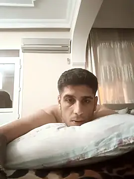 Snapshot of arenn1997 chatting on October 20, 12:33 am arenn1997 online show from October 20, 12:33 am