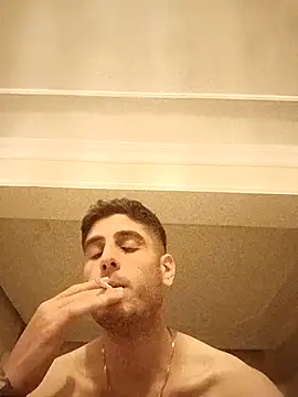 Snapshot of arenn1997 chatting on November 12, 12:22 am arenn1997 online show from November 12, 12:22 am