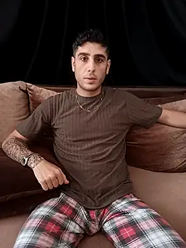 Snapshot of arenn1997 chatting on November 15, 12:02 pm arenn1997 online show from November 15, 12:02 pm