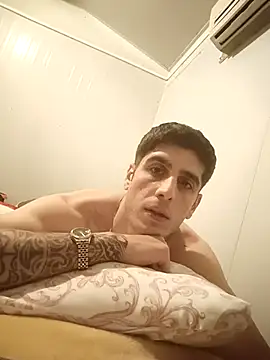 arenn1997 online show from December 17, 12:27 am