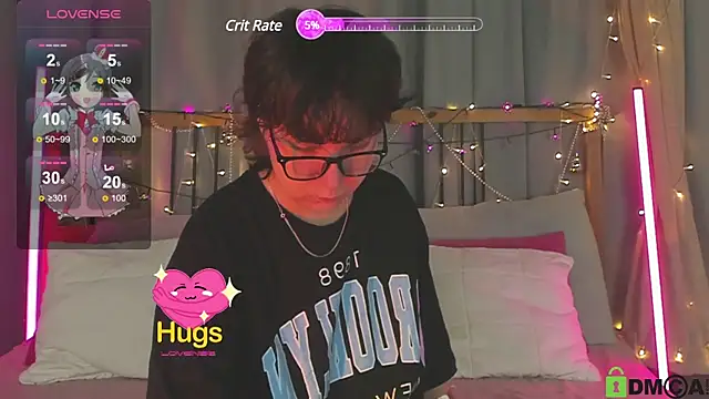 Snapshot of dreamgirllovee chatting on December 11, 1:15 am dreamgirllovee online show from December 11, 1:15 am