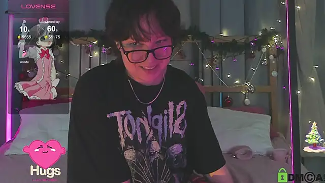 Snapshot of dreamgirllovee chatting on January 9, 8:03 am dreamgirllovee online show from January 9, 8:03 am