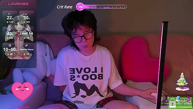 Snapshot of dreamgirllovee chatting on January 18, 1:41 am dreamgirllovee online show from January 18, 1:41 am