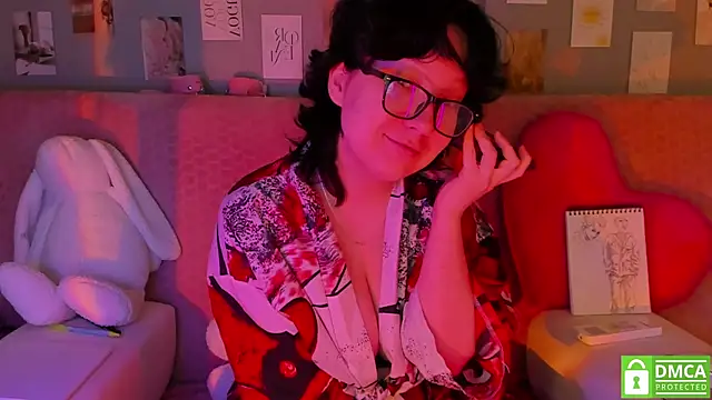 Snapshot of dreamgirllovee chatting on March 14, 12:32 am dreamgirllovee online show from March 14, 12:32 am