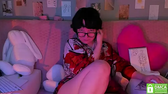 Snapshot of dreamgirllovee chatting on March 15, 3:29 am dreamgirllovee online show from March 15, 3:29 am