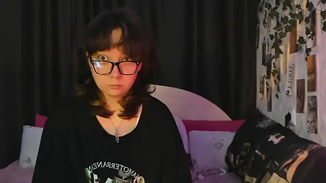 Snapshot of dreamgirllovee chatting on September 19, 4:14 am dreamgirllovee online show from September 19, 4:14 am