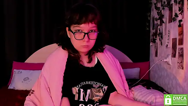 dreamgirllovee online show from October 11, 2:44 am