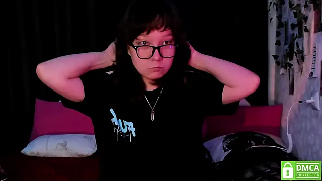 dreamgirllovee online show from October 20, 9:04 pm