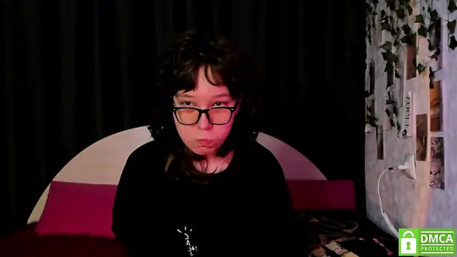 dreamgirllovee online show from November 10, 1:59 am