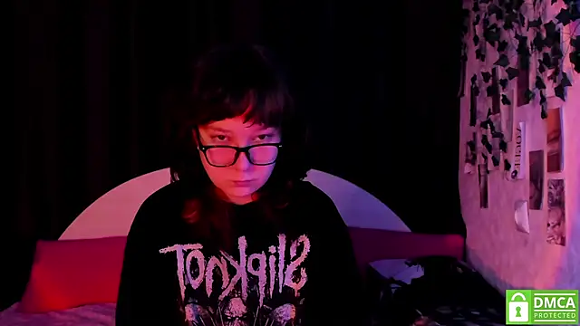 dreamgirllovee online show from November 13, 10:30 pm