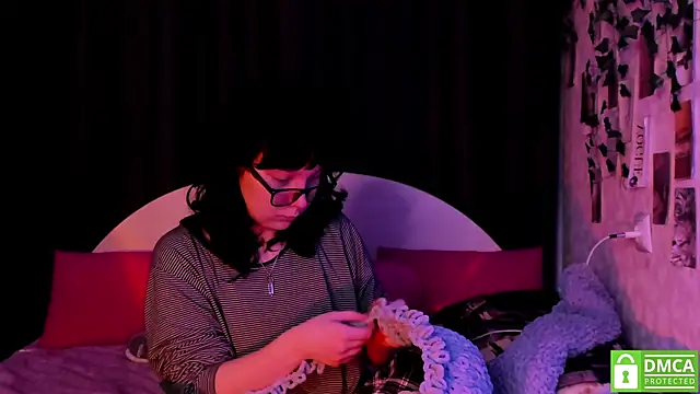 dreamgirllovee online show from December 2, 11:23 pm