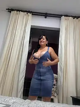 Snapshot of viollett_28 chatting on December 16, 2:47 am viollett 28 online show from December 16, 2:47 am