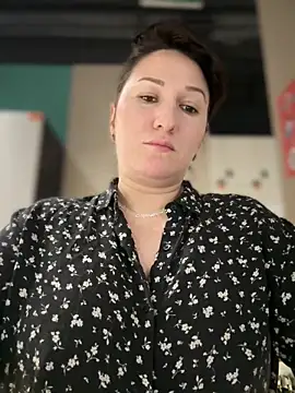 Snapshot of ZhenjaPoledance chatting on February 7, 11:03 am ZhenjaPoledance online show from February 7, 11:03 am