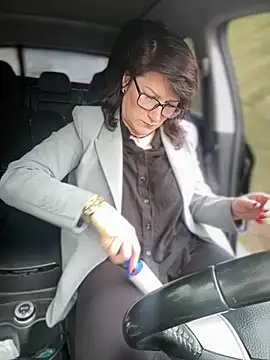 Snapshot of ZhenjaPoledance chatting on April 1, 10:27 am ZhenjaPoledance online show from April 1, 10:27 am